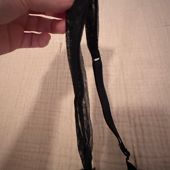 La Perla black shell bra 🐚🐚 - Picture 3 of 8